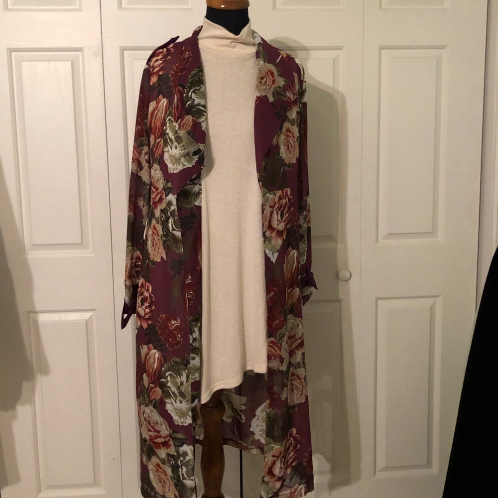 NWT Xraren floral kimono.